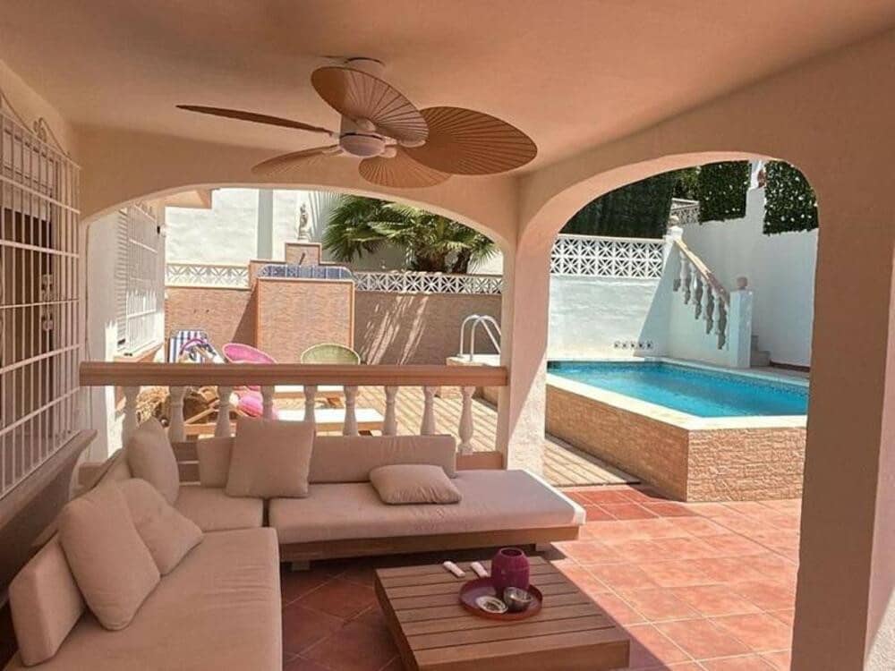 3 soveværelse Villa til salg i Marbella med swimmingpool garage - € 900.000 (Ref: 9242627)