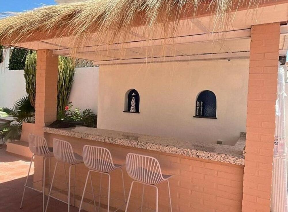 3 sovrum Villa till salu i Marbella med pool garage - 900 000 € (Ref: 9242627)