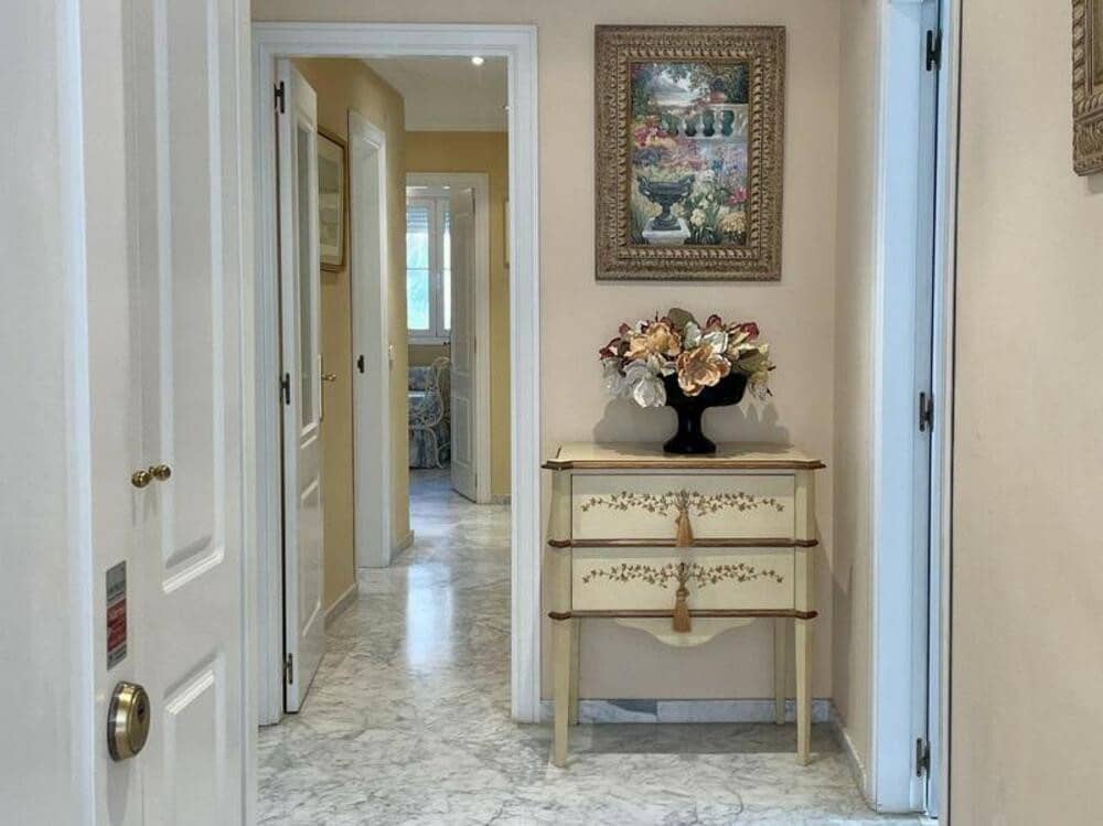 4 soveværelse Lejlighed til leje i Golden Mile med swimmingpool garage - € 4.100 (Ref: 9246289)