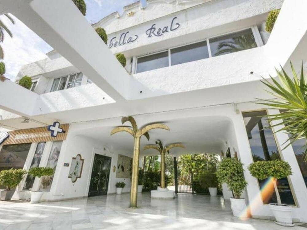 4 soveværelse Lejlighed til leje i Golden Mile med swimmingpool garage - € 4.100 (Ref: 9246289)