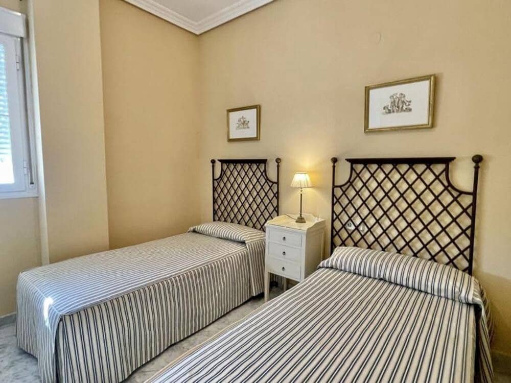 4 soveværelse Lejlighed til leje i Golden Mile med swimmingpool garage - € 4.100 (Ref: 9246289)