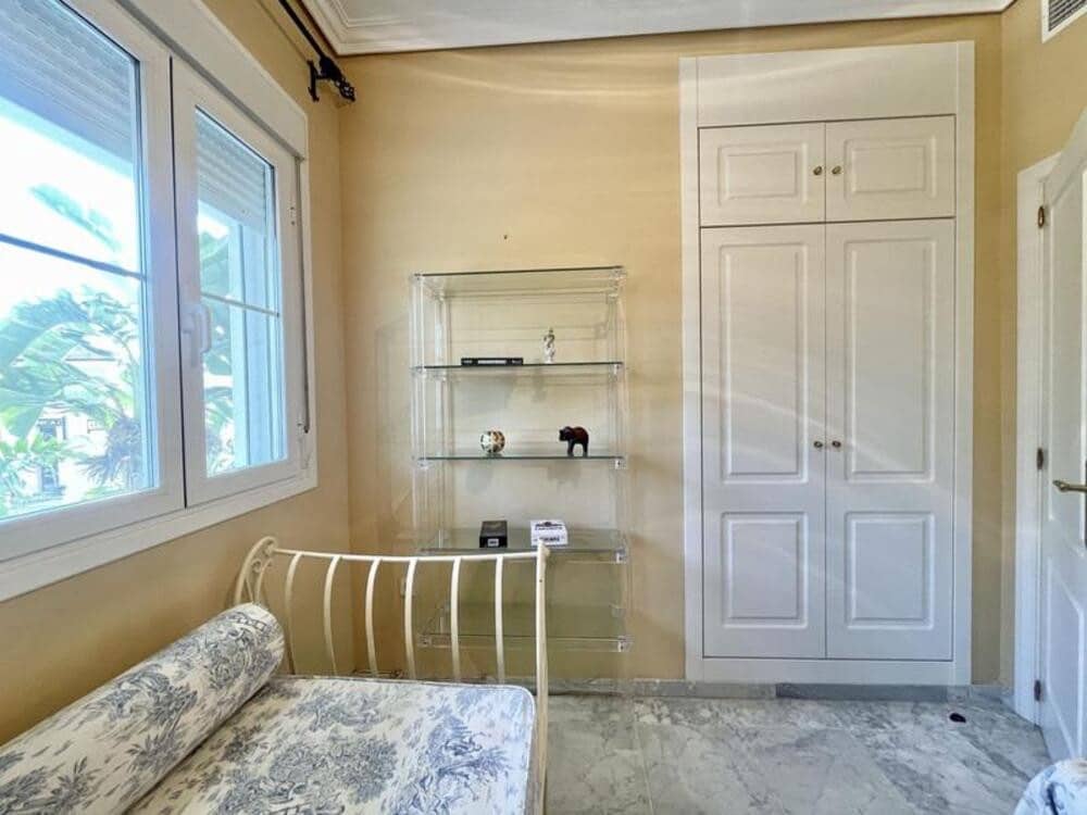 4 soveværelse Lejlighed til leje i Golden Mile med swimmingpool garage - € 4.100 (Ref: 9246289)