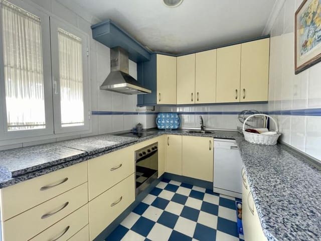 4 bedroom Apartment for rent in Lomas De Marbella, Marbella with pool garage - € 4,100 (Ref: 9246289)