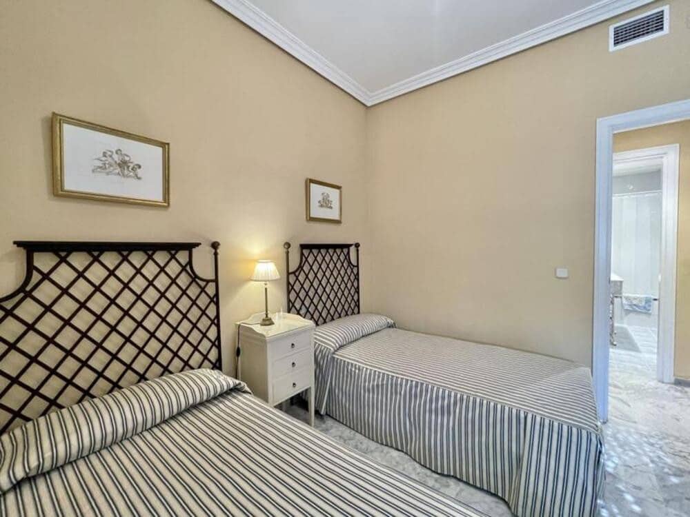 4 soveværelse Lejlighed til leje i Golden Mile med swimmingpool garage - € 4.100 (Ref: 9246289)