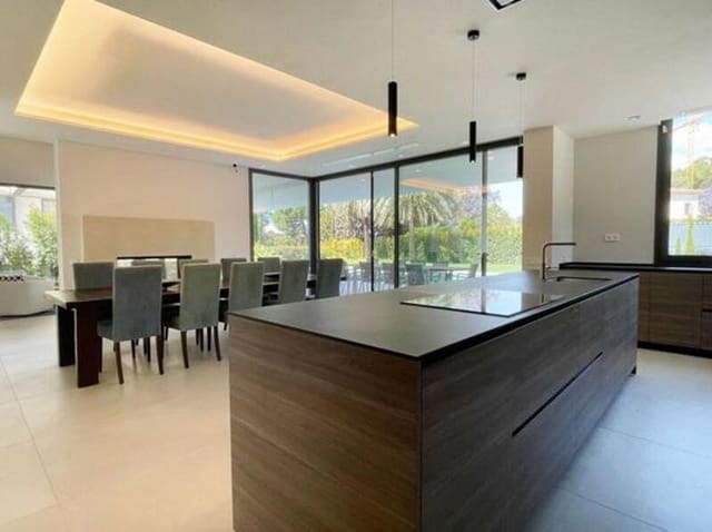5 soveværelse Villa til salg i Lomas De Marbella, Marbella med swimmingpool garage - € 4.650.000 (Ref: 9246290)