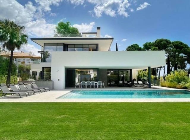 5 sypialnia Willa do wynajęcia w Lomas De Marbella, Marbella z basenem garażem - 20 000 € (Ref: 9246291)