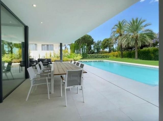 5 sypialnia Willa do wynajęcia w Lomas De Marbella, Marbella z basenem garażem - 20 000 € (Ref: 9246291)