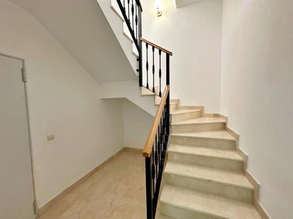 3 soveværelse Semi-Rækkehus til salg i Benahavis med swimmingpool garage - € 649.950 (Ref: 9254619)