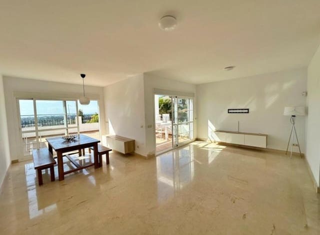 3 soverom Kjedet enebolig til salgs i Los Arqueros - Puerto del Almendro, Benahavís med svømmebasseng garasje - € 649 950 (Ref: 9254619)