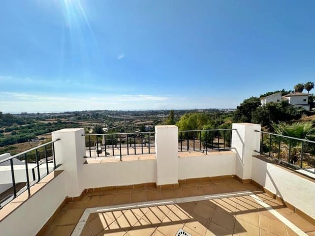 3 soverom Kjedet enebolig til salgs i Los Arqueros - Puerto del Almendro, Benahavís med svømmebasseng garasje - € 649 950 (Ref: 9254619)