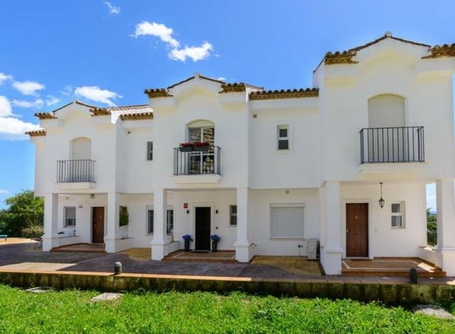 3 soverom Kjedet enebolig til salgs i Los Arqueros - Puerto del Almendro, Benahavís med svømmebasseng garasje - € 649 950 (Ref: 9254619)