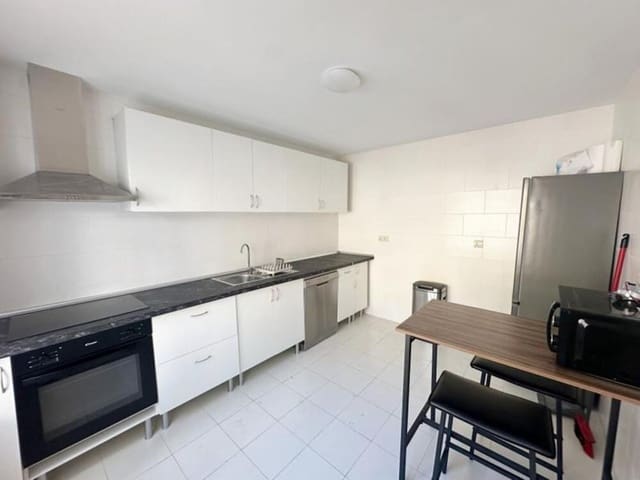 3 soverom Kjedet enebolig til salgs i Los Arqueros - Puerto del Almendro, Benahavís med svømmebasseng garasje - € 649 950 (Ref: 9254619)