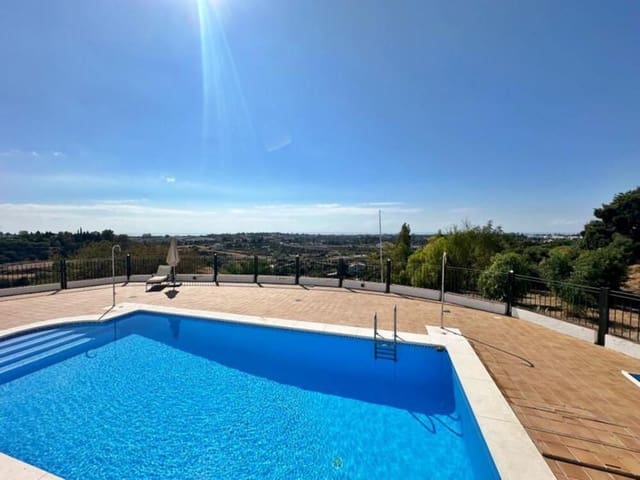 3 soverom Kjedet enebolig til salgs i Los Arqueros - Puerto del Almendro, Benahavís med svømmebasseng garasje - € 649 950 (Ref: 9254619)