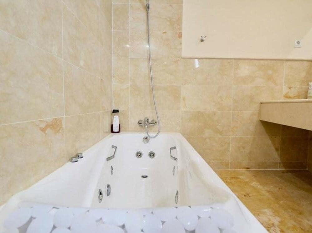 3 soveværelse Penthouse til salg i Marbella med swimmingpool garage - € 649.000 (Ref: 9254621)