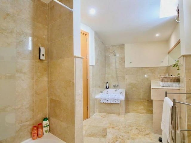 3 slaapkamer Penthouse te koop in Alto de los Monteros, Marbella met zwembad garage - € 649.000 (Ref: 9254621)