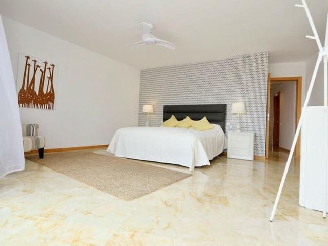 3 slaapkamer Penthouse te koop in Alto de los Monteros, Marbella met zwembad garage - € 649.000 (Ref: 9254621)