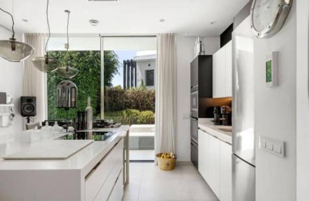 4 soveværelse Villa til salg i New Golden Mile med swimmingpool garage - € 1.825.000 (Ref: 9254622)