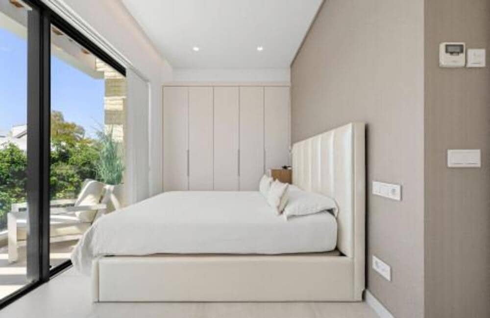 4 soveværelse Villa til salg i New Golden Mile med swimmingpool garage - € 1.825.000 (Ref: 9254622)