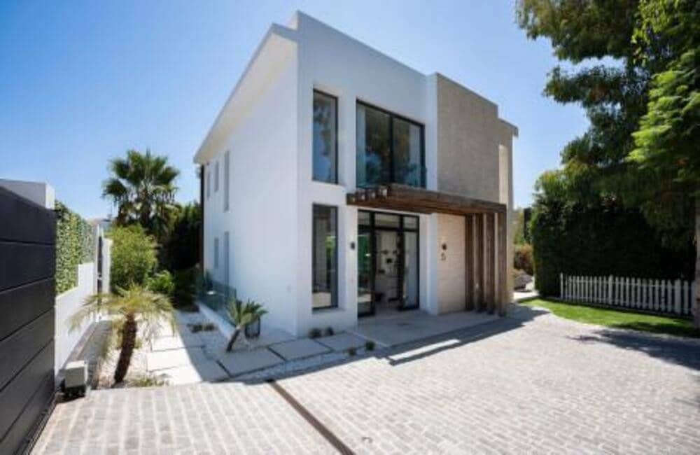 4 soveværelse Villa til salg i New Golden Mile med swimmingpool garage - € 1.825.000 (Ref: 9254622)