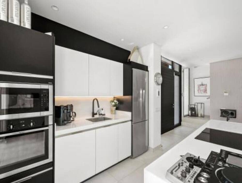 4 soveværelse Villa til salg i New Golden Mile med swimmingpool garage - € 1.825.000 (Ref: 9254622)