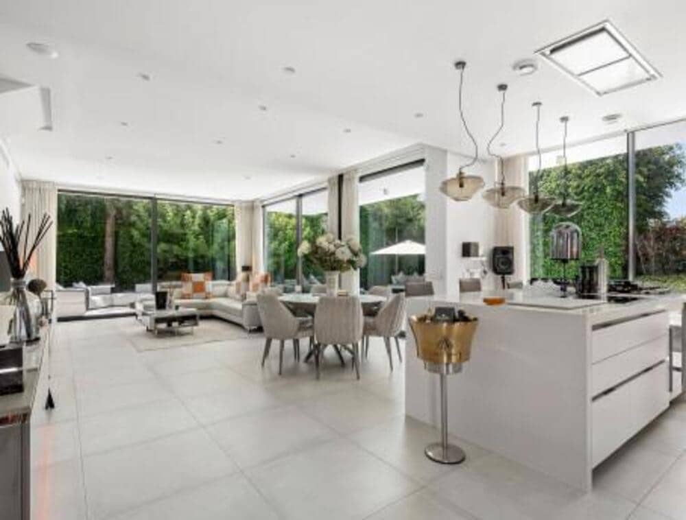 4 soveværelse Villa til salg i New Golden Mile med swimmingpool garage - € 1.825.000 (Ref: 9254622)