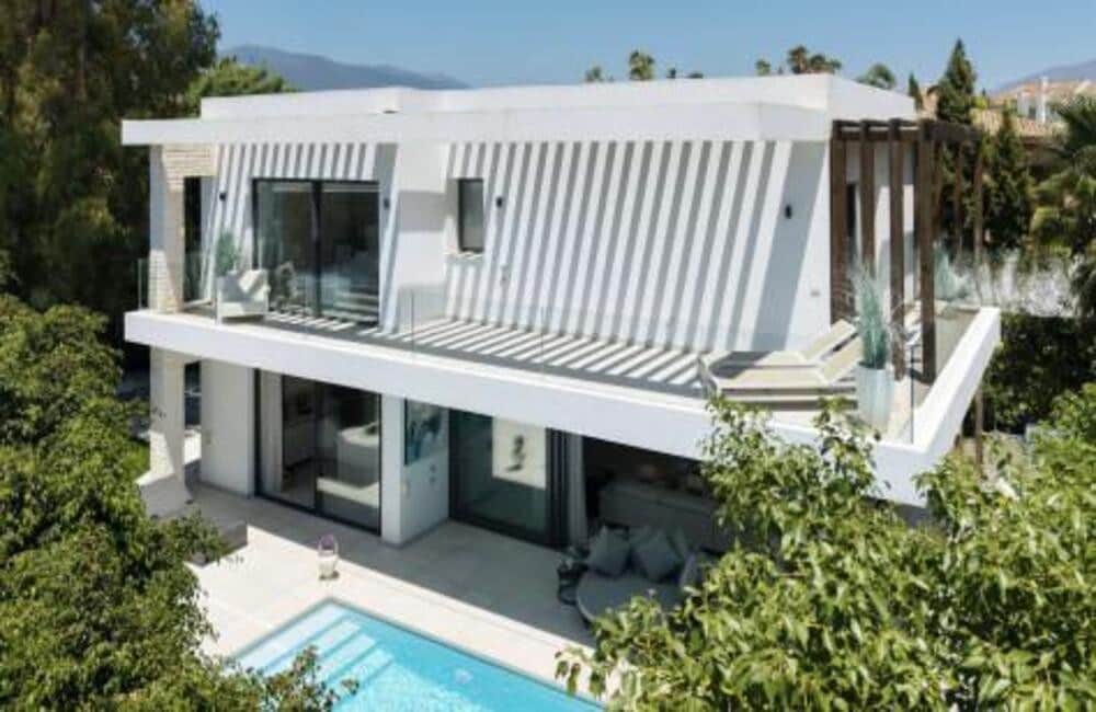 4 camera da letto Villa in vendita in New Golden Mile con piscina garage - 1.825.000 € (Rif: 9254622)