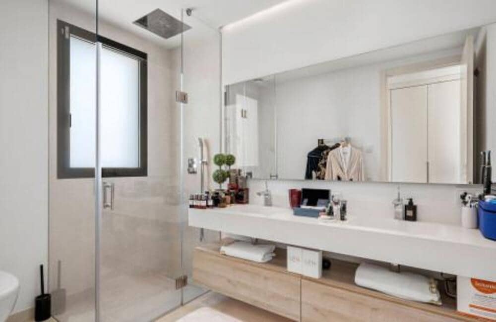4 camera da letto Villa in vendita in New Golden Mile con piscina garage - 1.825.000 € (Rif: 9254622)