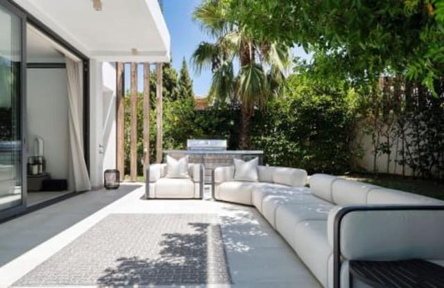 4 soveværelse Villa til salg i Nueva Atalaya, Estepona med swimmingpool garage - € 1.825.000 (Ref: 9254622)
