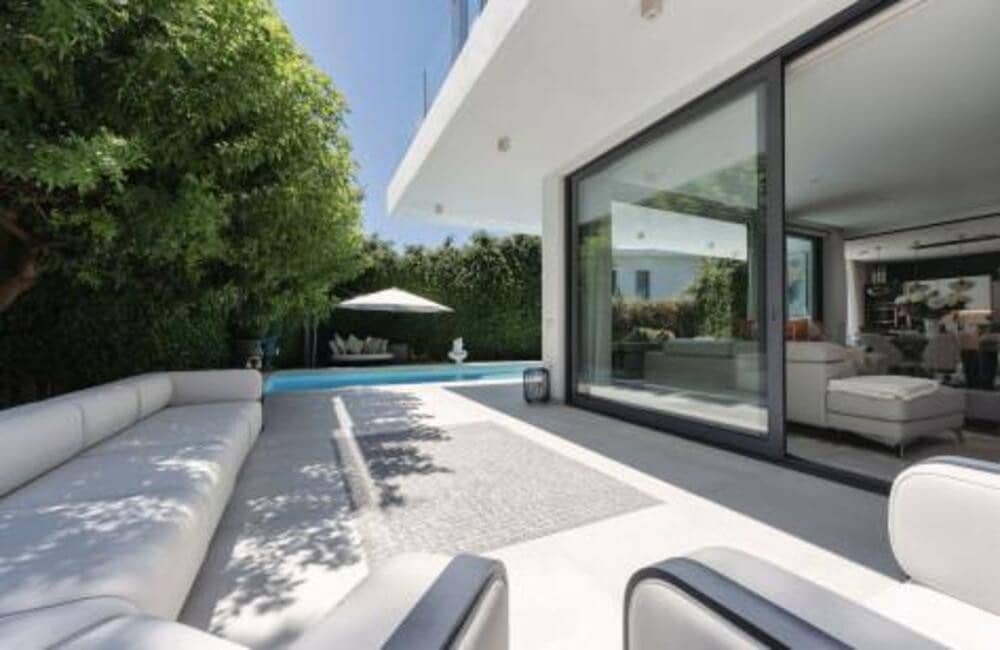 4 camera da letto Villa in vendita in New Golden Mile con piscina garage - 1.825.000 € (Rif: 9254622)