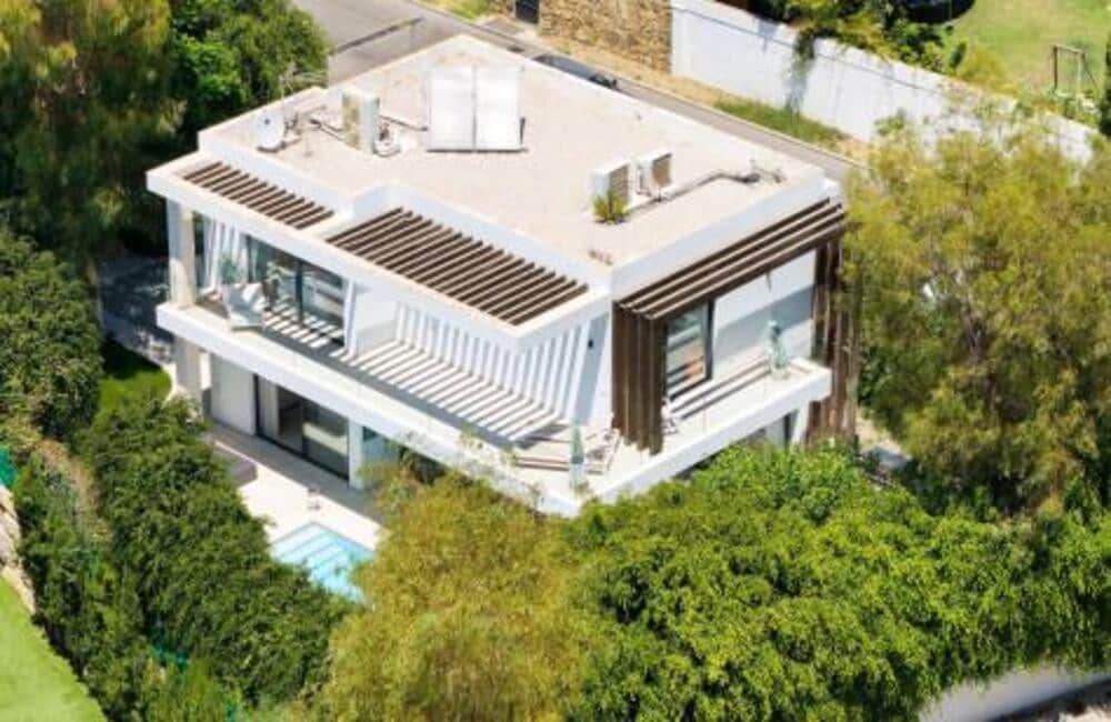 4 camera da letto Villa in vendita in New Golden Mile con piscina garage - 1.825.000 € (Rif: 9254622)