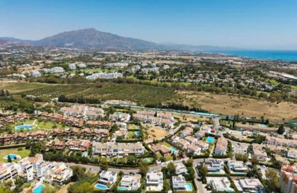 4 camera da letto Villa in vendita in New Golden Mile con piscina garage - 1.825.000 € (Rif: 9254622)