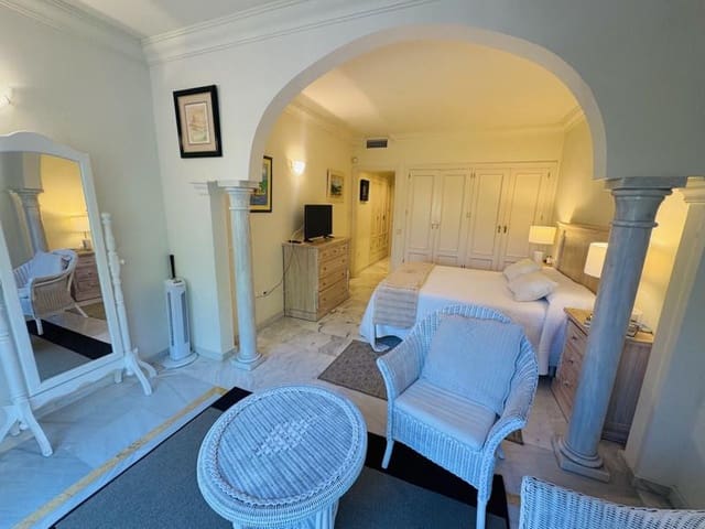 2 quarto Apartamento para venda em Los Naranjos, Marbella com piscina garagem - 525 000 € (Ref: 9256682)