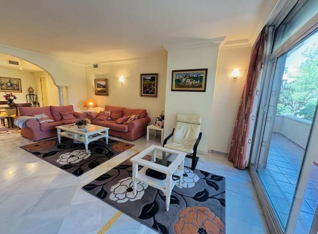 2 quarto Apartamento para venda em Los Naranjos, Marbella com piscina garagem - 525 000 € (Ref: 9256682)