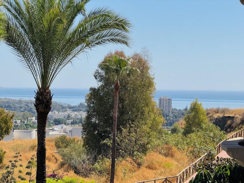 Apartamento de 2 habitaciones en Marbella en venta con piscina garaje - 525.000 € (Ref: 9256682)