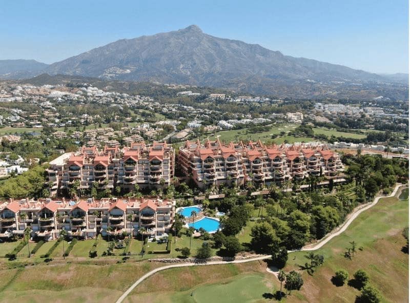 Apartamento de 2 habitaciones en Marbella en venta con piscina garaje - 525.000 € (Ref: 9256682)