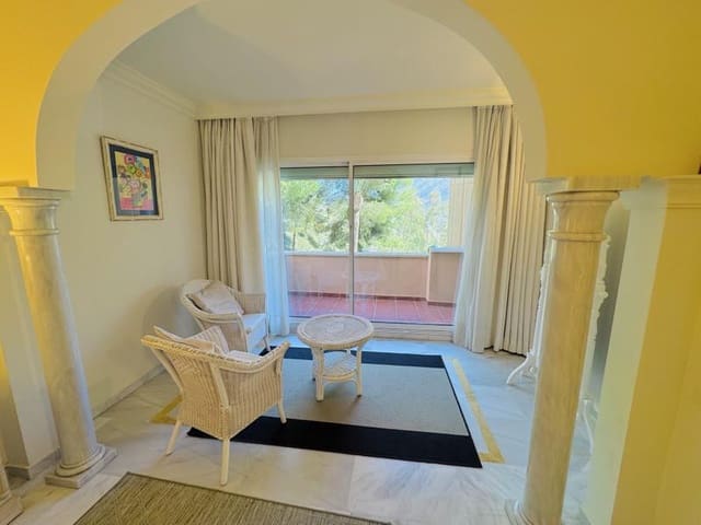 2 slaapkamer Appartement te koop in Los Naranjos, Marbella met zwembad garage - € 525.000 (Ref: 9256682)