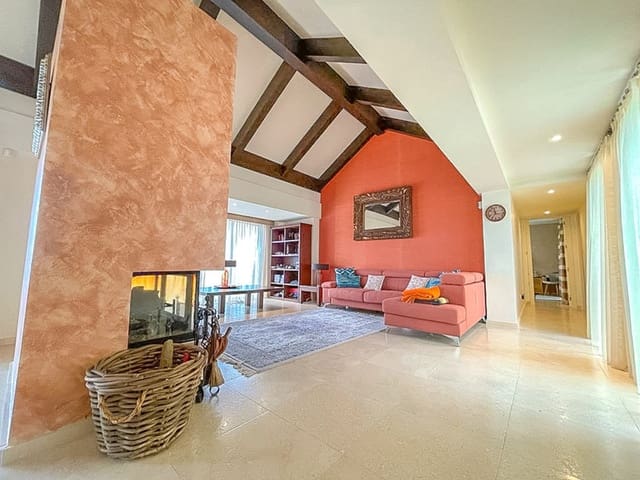 3 bedroom Penthouse for sale in Los Flamingos, Benahavís with pool garage - € 1,395,000 (Ref: 9256683)