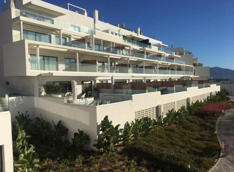 2 soveværelse Lejlighed til leje i La Cala de Mijas med swimmingpool garage - € 3.000 (Ref: 9256684)