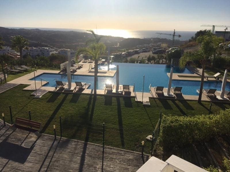 2 soveværelse Lejlighed til leje i La Cala de Mijas med swimmingpool garage - € 3.000 (Ref: 9256684)