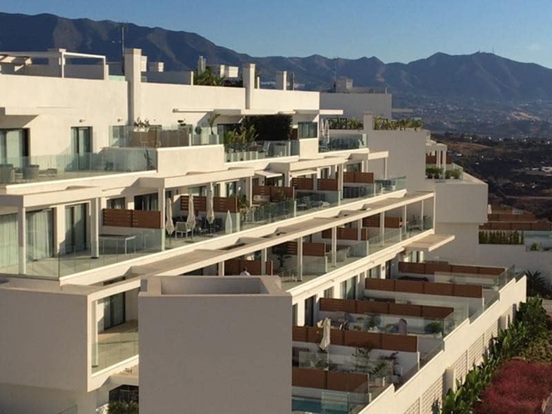 2 soveværelse Lejlighed til leje i La Cala de Mijas med swimmingpool garage - € 3.000 (Ref: 9256684)