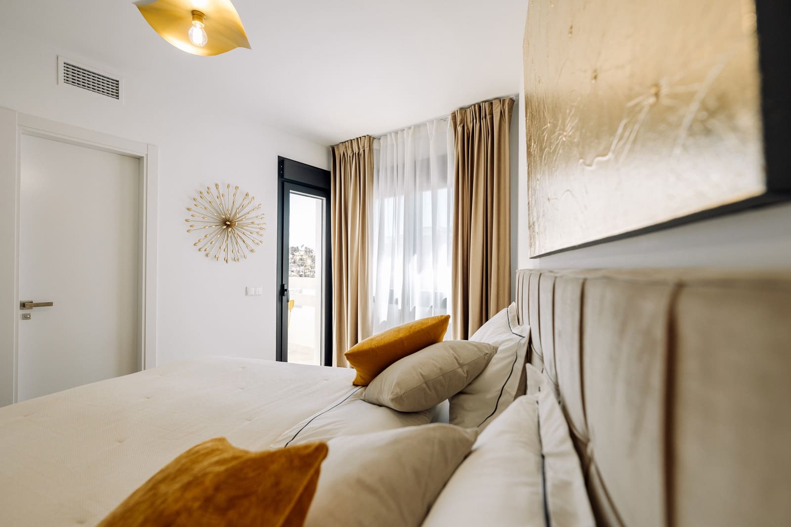 3 soverom Hus til salgs i El Paraiso med svømmebasseng garasje - € 590 000 (Ref: 9262144)