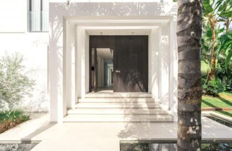 4 bedroom Villa for sale in Marbella with pool garage - € 3,395,000 (Ref: 9262147)
