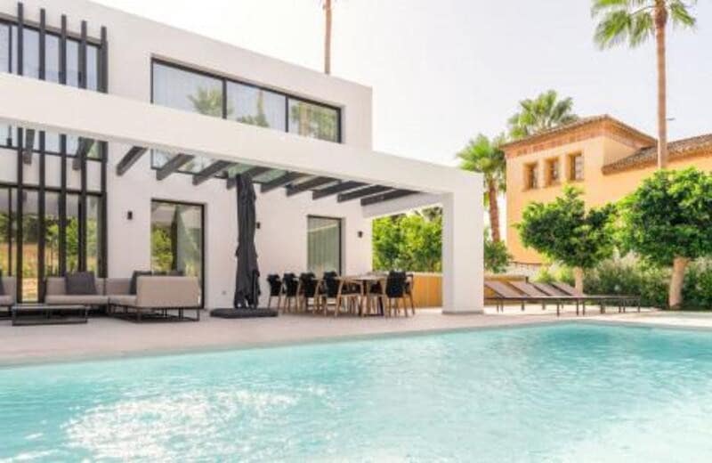4 bedroom Villa for sale in Marbella with pool garage - € 3,395,000 (Ref: 9262147)