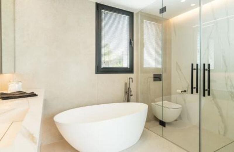 4 bedroom Villa for sale in Marbella with pool garage - € 3,395,000 (Ref: 9262147)