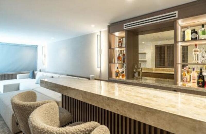 4 bedroom Villa for sale in Marbella with pool garage - € 3,395,000 (Ref: 9262147)