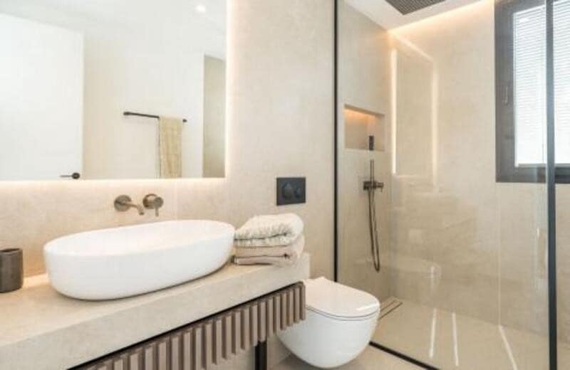 4 bedroom Villa for sale in Marbella with pool garage - € 3,395,000 (Ref: 9262147)