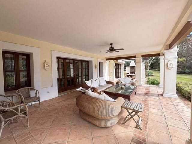 Chalet de 5 habitaciones en La Zagaleta, Benahavís en venta con piscina garaje - 4.850.000 € (Ref: 9263960)