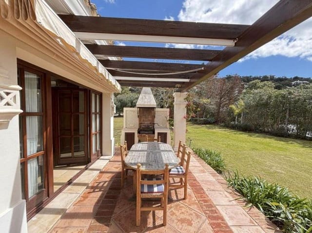 Chalet de 5 habitaciones en La Zagaleta, Benahavís en venta con piscina garaje - 4.850.000 € (Ref: 9263960)