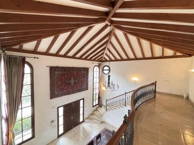 Chalet de 5 habitaciones en La Zagaleta, Benahavís en venta con piscina garaje - 4.850.000 € (Ref: 9263960)