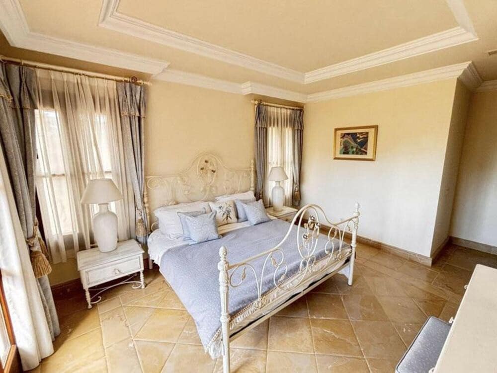 Chalet de 5 habitaciones en La Zagaleta en venta con piscina garaje - 4.850.000 € (Ref: 9263960)